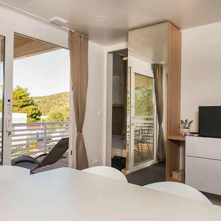 Bluebay Croatia Mobile Homes منتزه العطل يزيرا