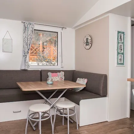 Bluebay Croatia Mobile Homes يزيرا