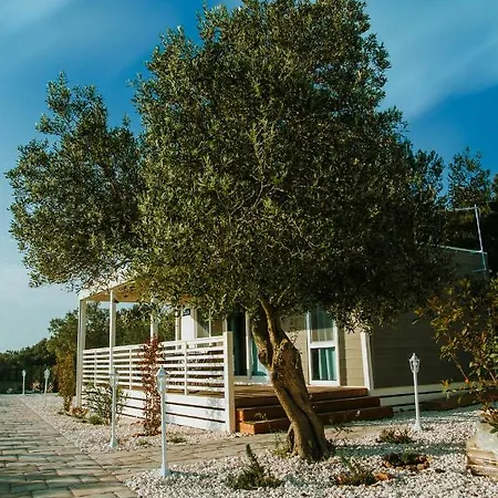 Bluebay Croatia Mobile Homes منتزه العطل 4*