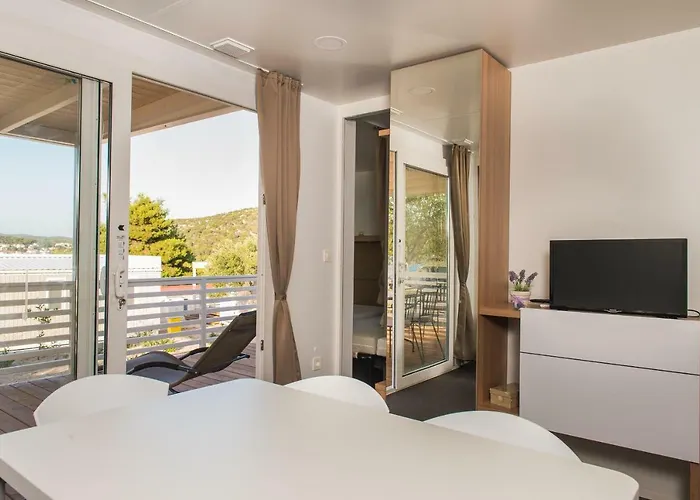 Bluebay Croatia Mobile Homes 假日公园 耶泽拉